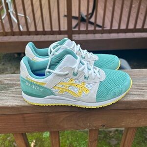 ASICS gel lyte iii banana cream great condition size 8.5